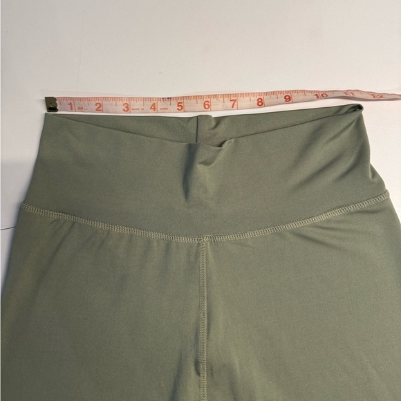Green workout athleisure leggings lightweight size medium New - Picture 7 of 10